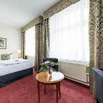 Kaiserhof Hotel 4*