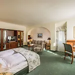 Kaiserhof Hotel 4*