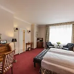 Kaiserhof Hotel 4*