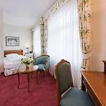 Kaiserhof Hotel 4*